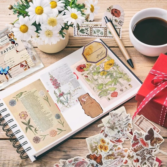 120Pieces Vintage Scrapbook Supplies Pack for Junk Journal Planners DIY Paper - Picture 2 of 8